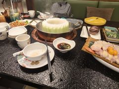 -得意咚瓜·顺德鱼生·冬瓜火锅(深圳首店)