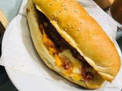 招牌咸牛肉芝士猪仔包-华嫂冰室(尖沙咀店)