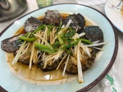 油泼鲍鱼-天伦海鲜·老味道·青岛菜(栈桥天主教堂店)