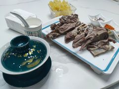 -三江源美食城