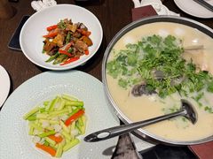 何家砂锅鱼头皇-通安客栈中餐厅·何家小馆