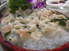 -三亚火车头万人海鲜广场