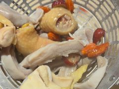 -尚尚仙·酸汤猪手·猪肚鸡火锅(华联万柳购物中心店)