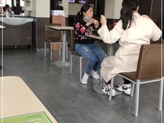 等位区-李先生牛肉面大王(北京站售票厅餐厅)