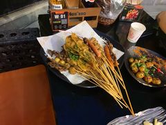 -何师烧烤·香辣蟹·川菜·30年老品牌(太古里旗舰店)