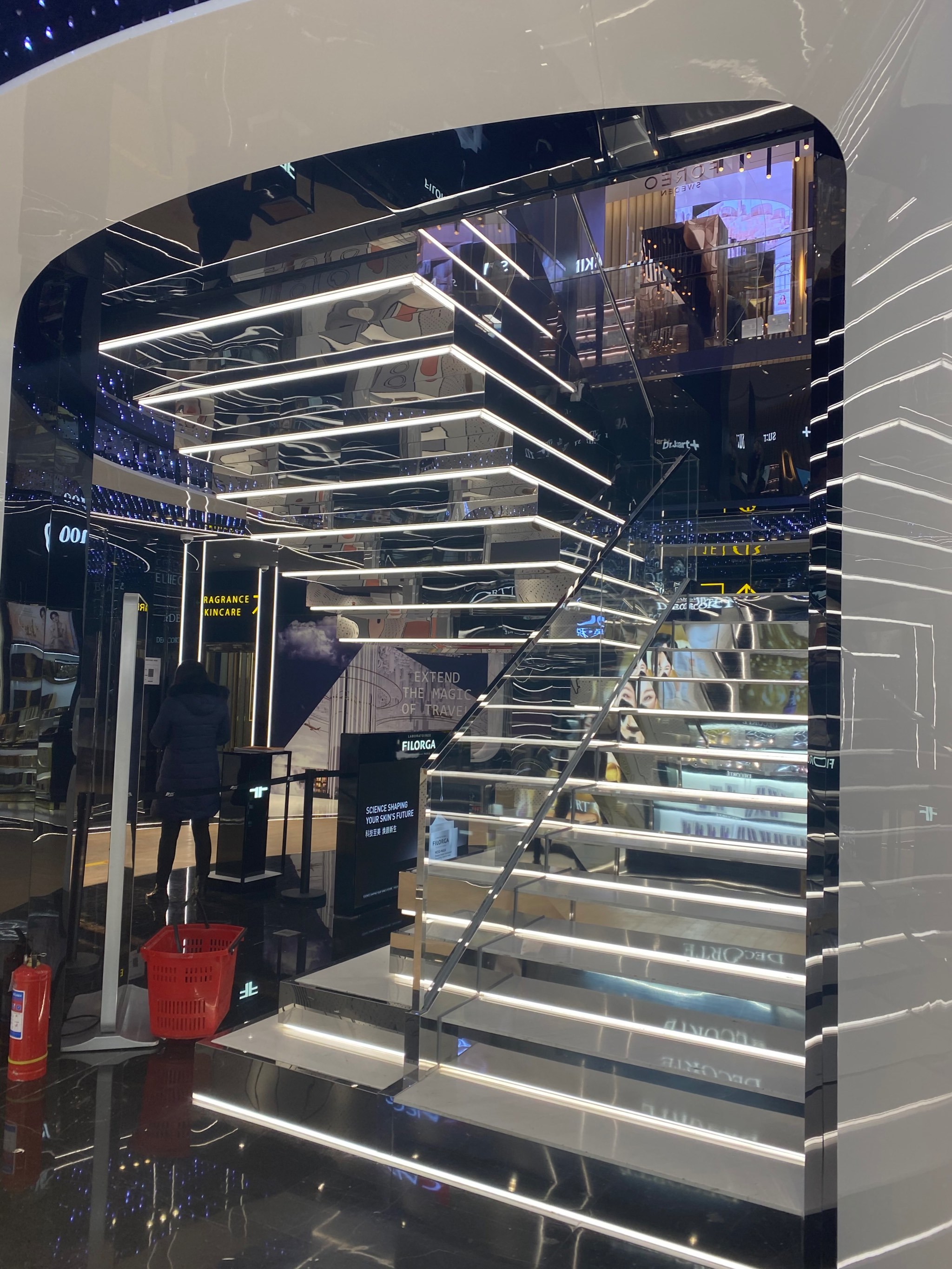 门店环境因为在我家附近然后又有黛珂就