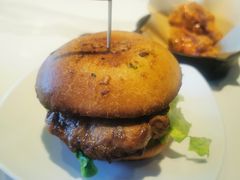 招牌秘制鸡腿堡-必胜客(欧亚卖场店)