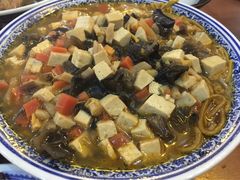 -蓝田九大碗民俗食府(蓝田店)