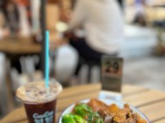 -CowCow其其·牛杂咖啡公司(六运店)