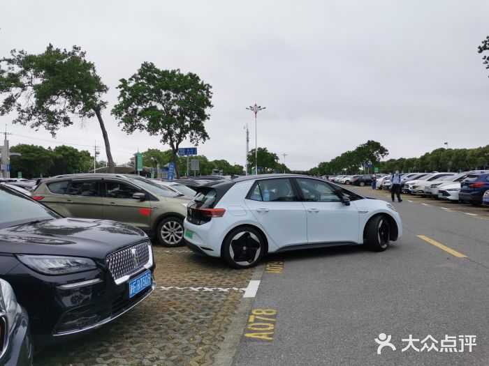 碧海金沙-1号停车场图片