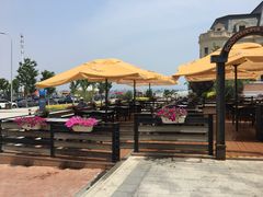 室外座位-LENBACH兰巴赫西餐啤酒坊(大连东港店)