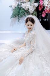 -曼青婚纱礼服馆