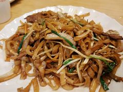 干炒牛河-粤仔湾砂锅粥(广益哥伦布店)