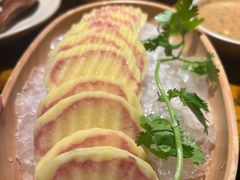 -老牌坊云南鱼豆花火锅(爱建店)