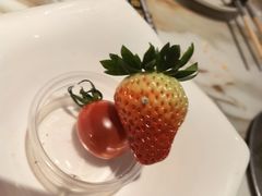 -雍容荟活帝王蟹活龙虾自助(苏宁旗舰店)