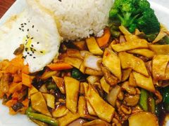 -老码头黑皮肘子锅包肉(文政街店)