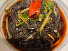 酸辣蕨根粉-鸣记脆皮烤鱼·海鲜烤鱼(三八广场店)