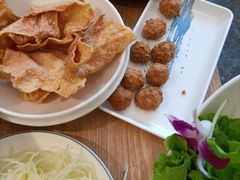 -三人行骨头王火锅(长寿店)