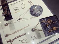 -Alexander McQueen(远洋太古里店)