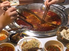 -老房老舍重庆火锅(假日城市店)