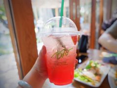 -Chom Cafe and Restaurant