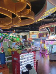 -卡通尼乐园(荟聚中心店)