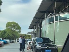 -上海星瀚奔驰4S店(红柳路店)