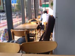 靠窗位-老乡鸡(武汉中南梅苑小区地铁站店)