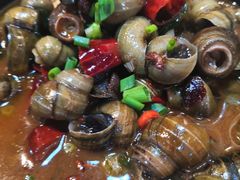 -虾弄弄海派小龙虾·牛羊蝎子火锅