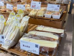 -顶东面包花园·生日蛋糕(世博店)