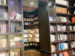 -钟书阁(松江泰晤士小镇店)