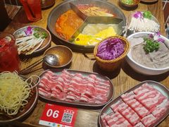 -巴卤社老火锅(财富店)