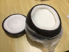 -志龙皇冠吃货椰子铺