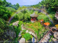 -雪山彩虹谷景区