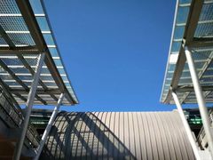 -西沃古尔·拉姆古兰爵士国际机场