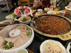 红汤锅底-一斗火锅·招财羊毛肚(泰吉滨江店)