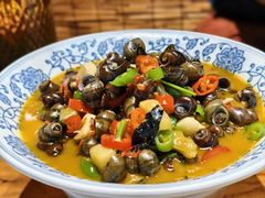 -头上红煨盐鸡·非遗院子餐厅