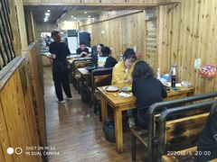 大堂-老东镇啤酒屋海鲜加工·蒸汽海鲜·海鲜烧烤(台东店)