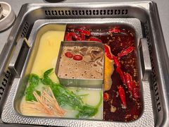 三拼锅-巴奴毛肚火锅(悠唐购物中心店)