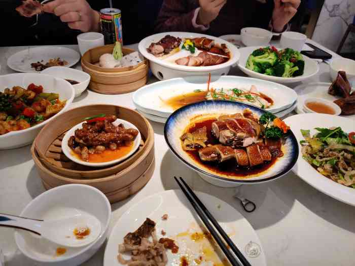 芳满庭粤菜餐厅(金鹰店)-"服务挺好的,大年初一人真的很多很多很多,.