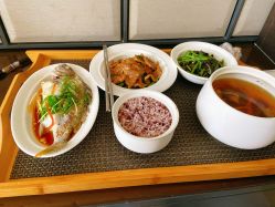 -臻康乃馨月子中心(集美店)