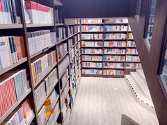 -钟书阁(群光广场店)