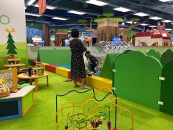 -莫莉幻想儿童乐园(郑州丹尼斯三天地店)