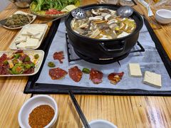-菌之家·专业纯野生菌火锅·特色炒菌