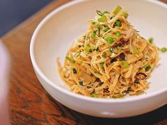 香葱拌笋衣-小大董·烤鸭(王府井apm店)