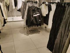 -H&M(鹏欣水游城店)