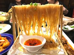 -东口码头·烧鸽子·鱼头泡饼·地方菜(金鹰悦城店)