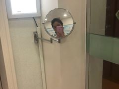 -上海大学附属上海和平眼科医院
