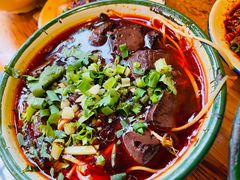 -拈签一笑黄牛肉辣卤串串