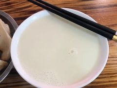 现磨豆浆-锅贴大王南翔小笼(临沂二村店)